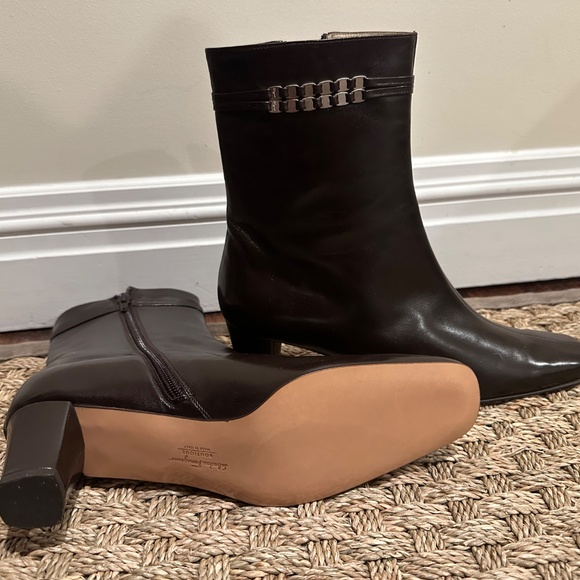 Women’s Brand New Ferragamo Boots 9 AA - Picture 4 of 5